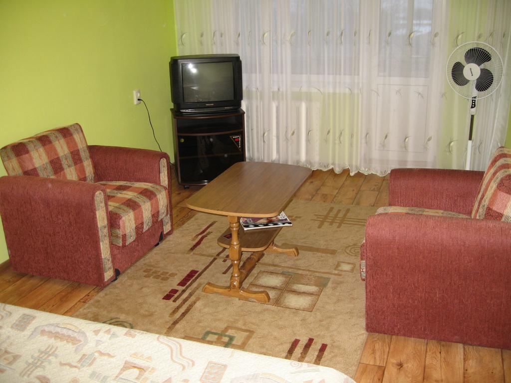 Apartment On Vasylya Chervoniya 67 Rivne Exterior photo