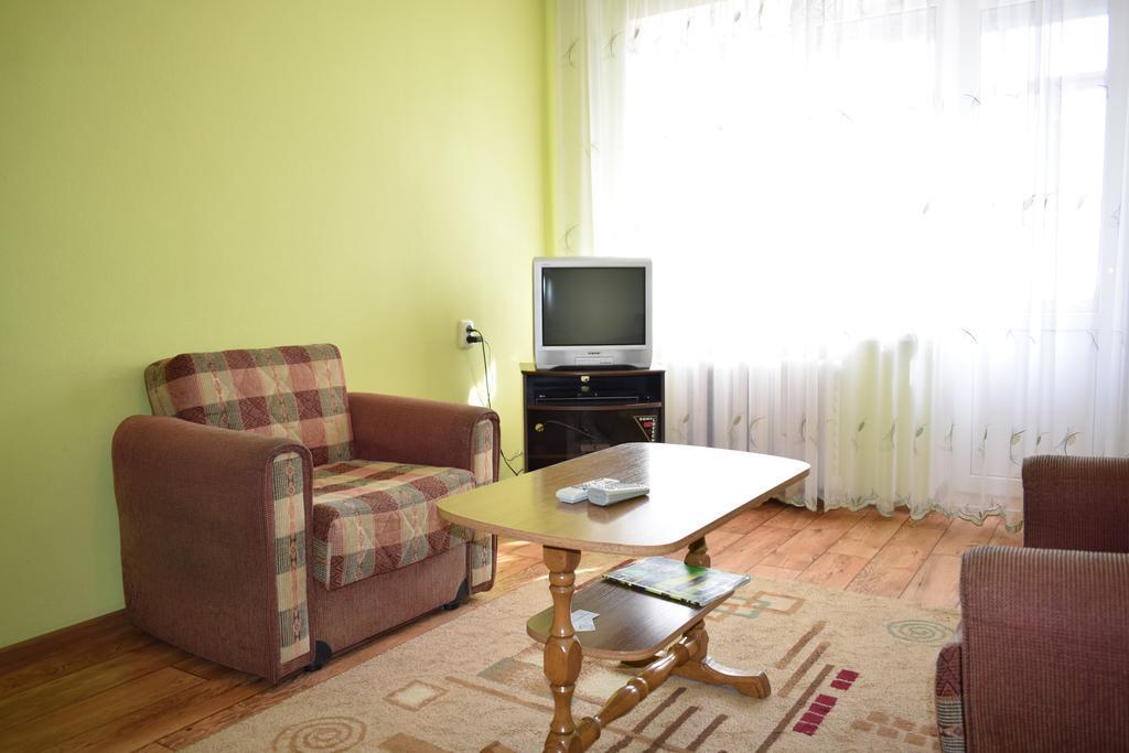 Apartment On Vasylya Chervoniya 67 Rivne Exterior photo