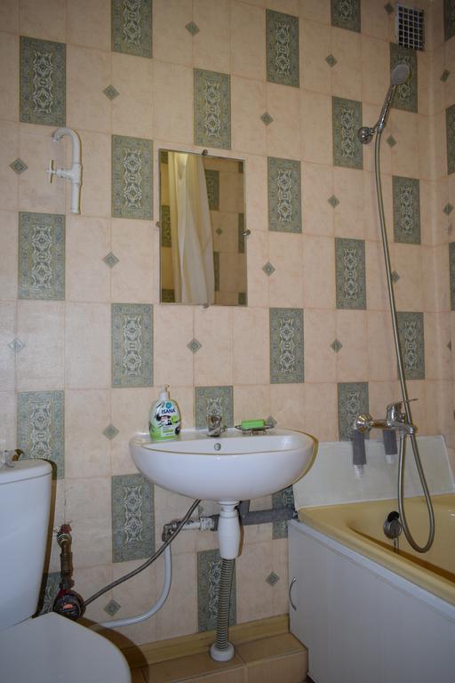 Apartment On Vasylya Chervoniya 67 Rivne Exterior photo